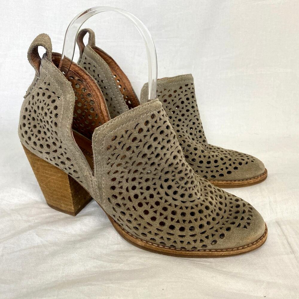 Jeffrey Campbell Ankle Boot 7 Brown Suede Rosalee Perforated Chunky Heel Booties